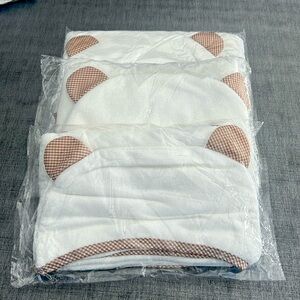 Set of 3 Organic hooded viscose bamboo bath towels with khaki  piping and ears.